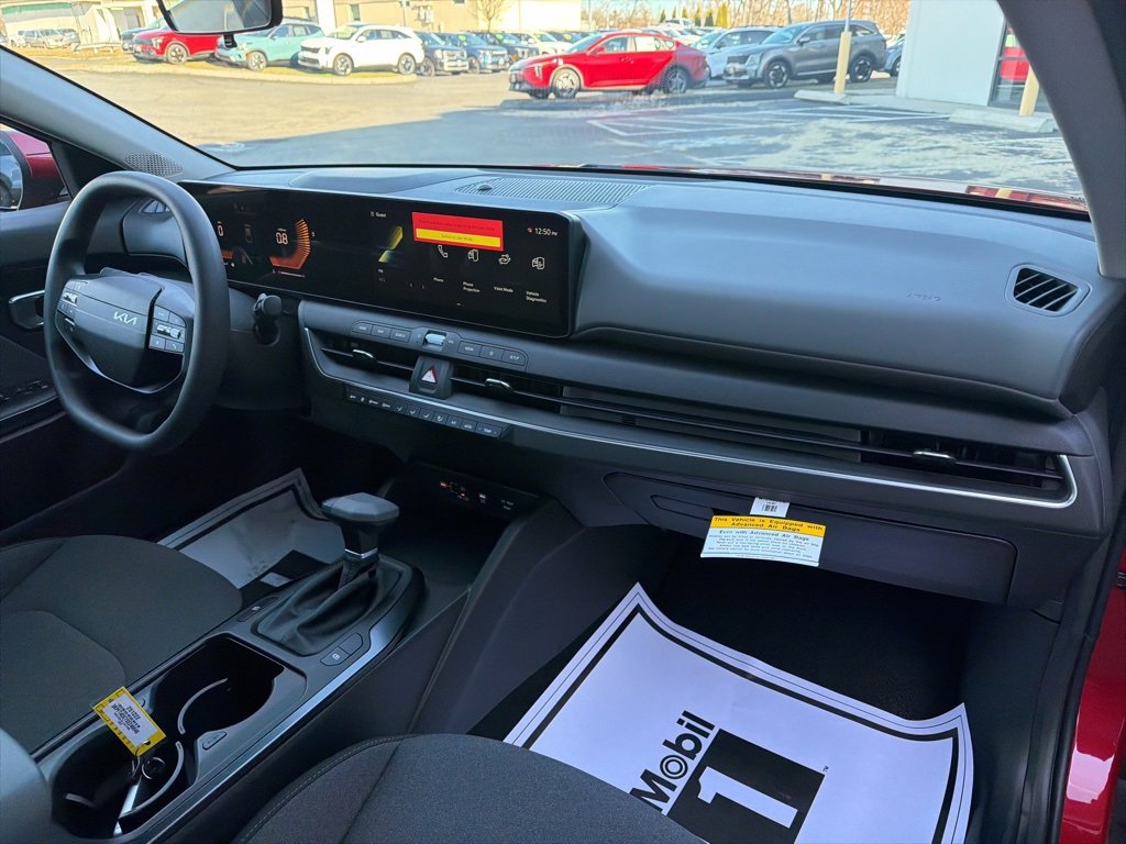 New 2025 Kia K4 LXS image 15