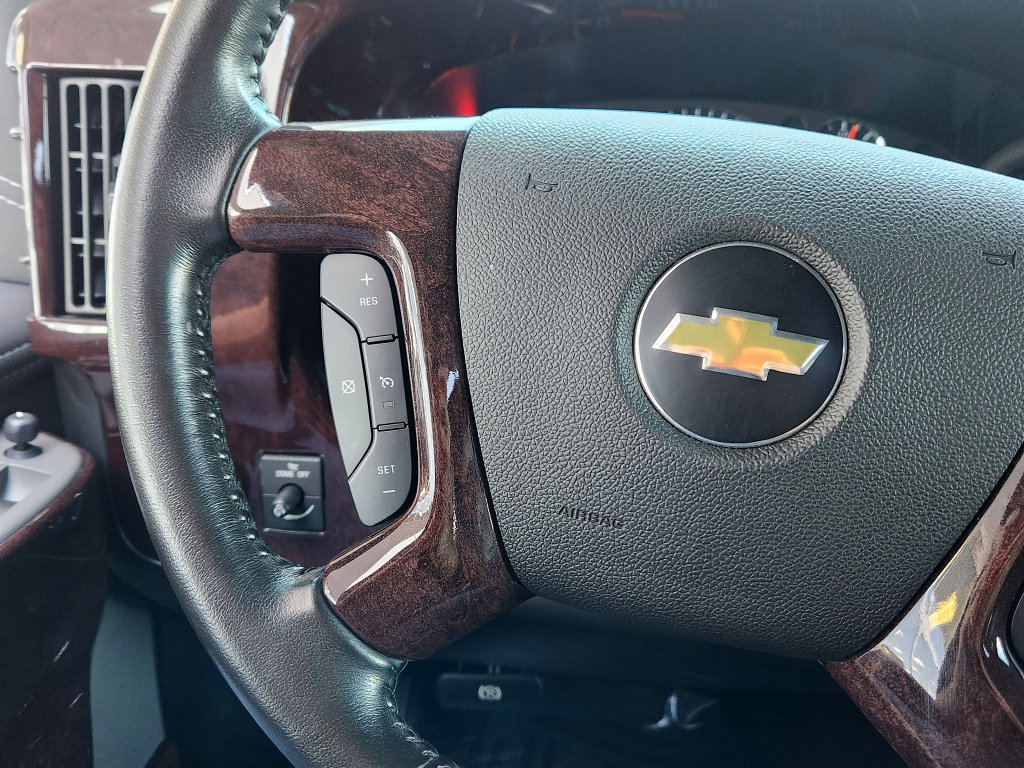 Used 2021 Chevrolet Express 3500 LS w/ Chrome Appearance Package RWD image 45