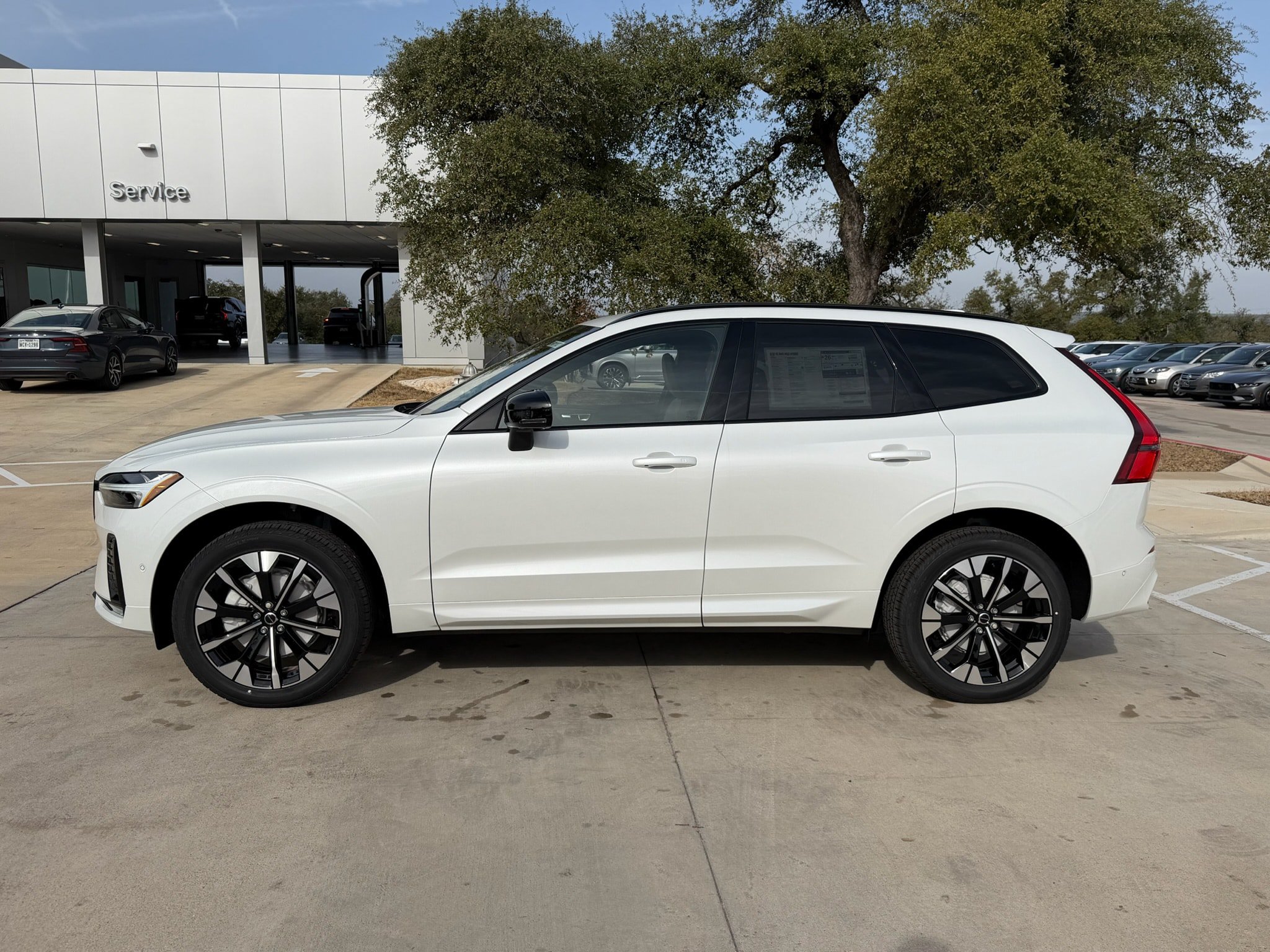 New 2026 Volvo XC60 B5 Plus w/ Protection Package Premier AWD/4WD image 3