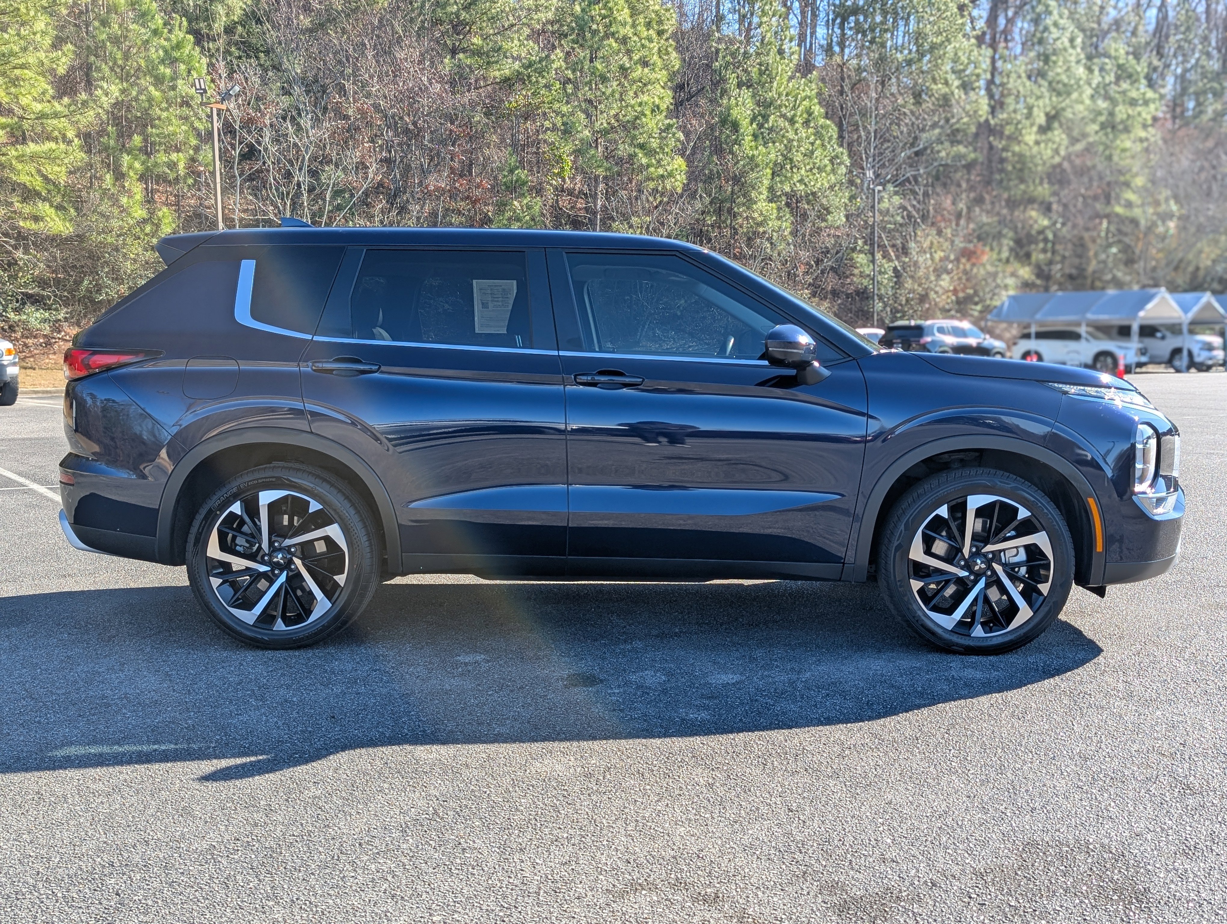 Used 2023 Mitsubishi Outlander SE image 10