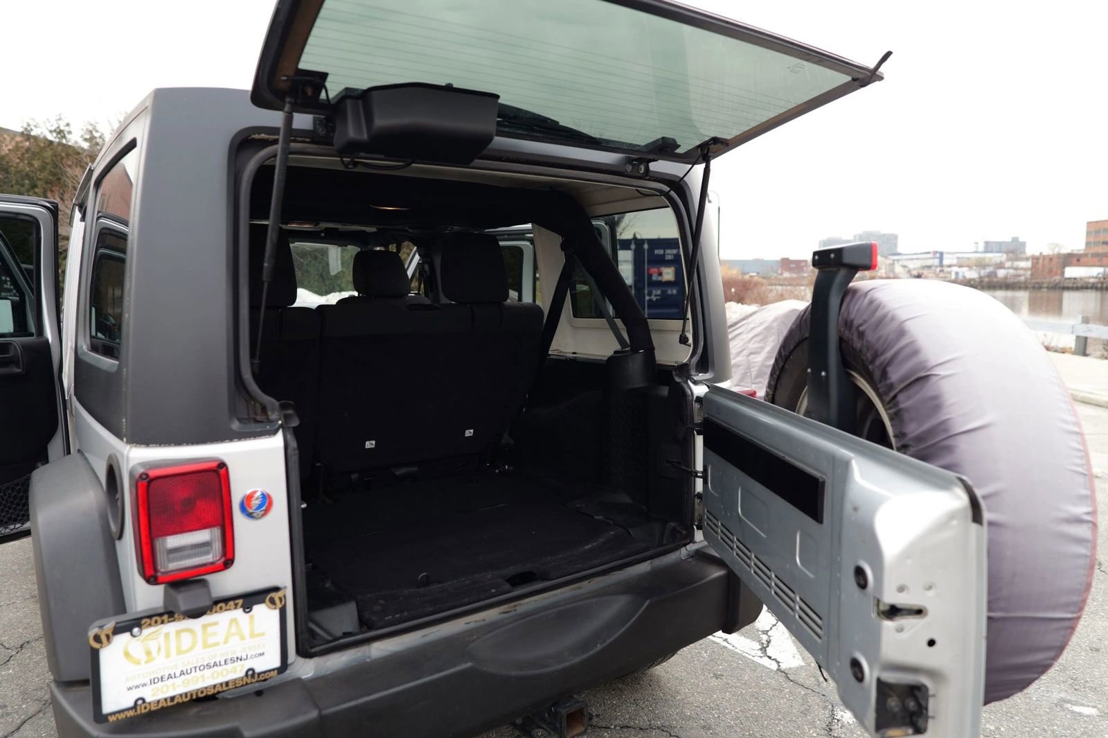Used 2011 Jeep Wrangler Unlimited Sport AWD/4WD image 32
