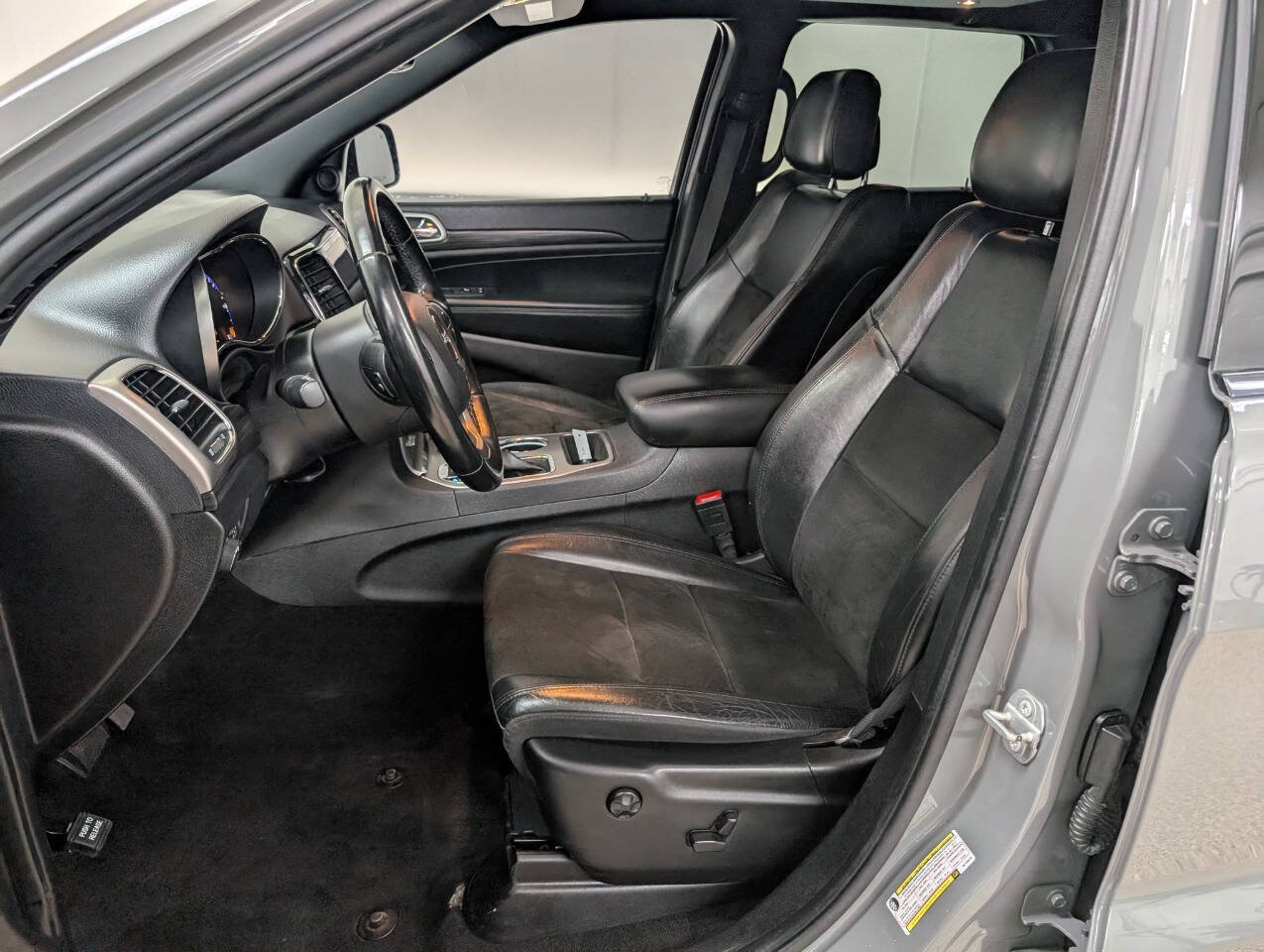 Used 2022 Jeep Grand Cherokee Altitude AWD/4WD image 12