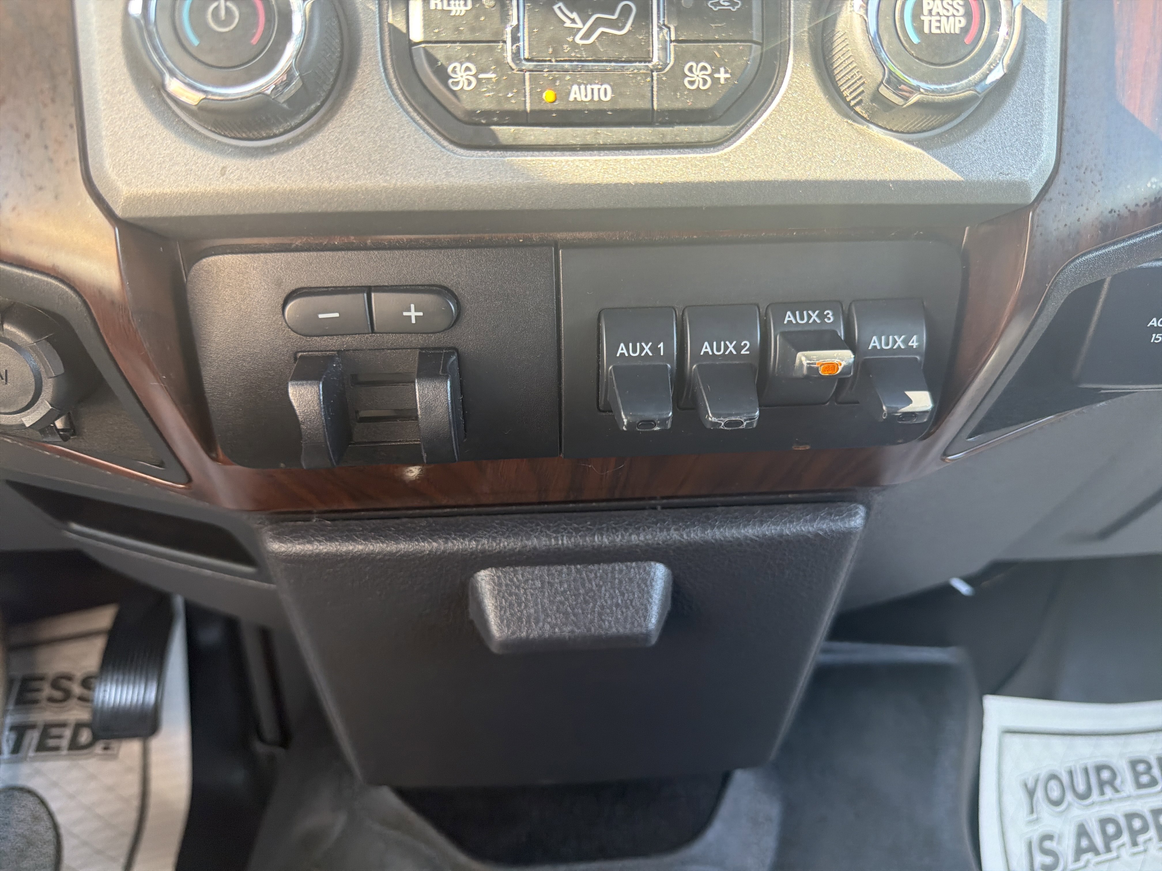 Used 2015 Ford F250 Lariat w/ Snow Plow Prep Package AWD/4WD image 29