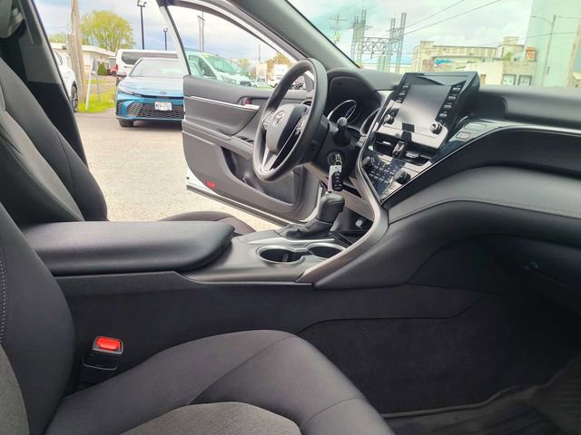 Used 2021 Toyota Camry LE FWD image 18