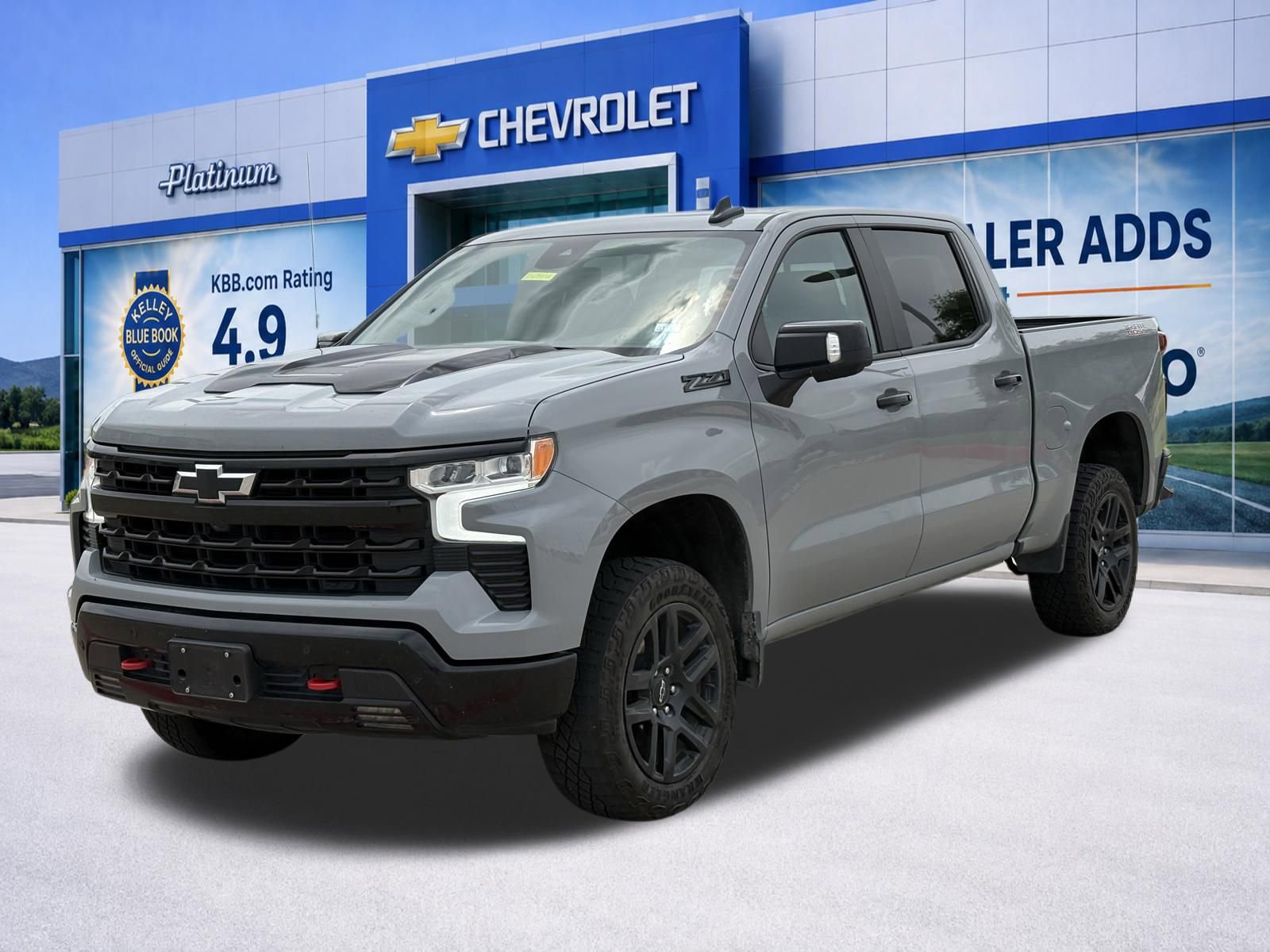 Used 2024 Chevrolet Silverado 1500 LT Trail Boss w/ LT Trail Boss Premium Package AWD/4WD image 3