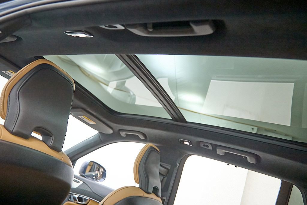 Certified 2024 Volvo XC90 B6 Ultimate w/ Lounge Package image 25