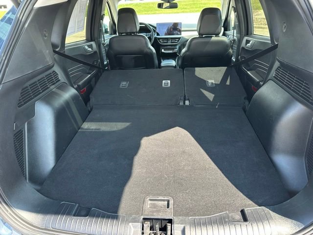 Used 2025 Ford Escape Platinum AWD/4WD image 13