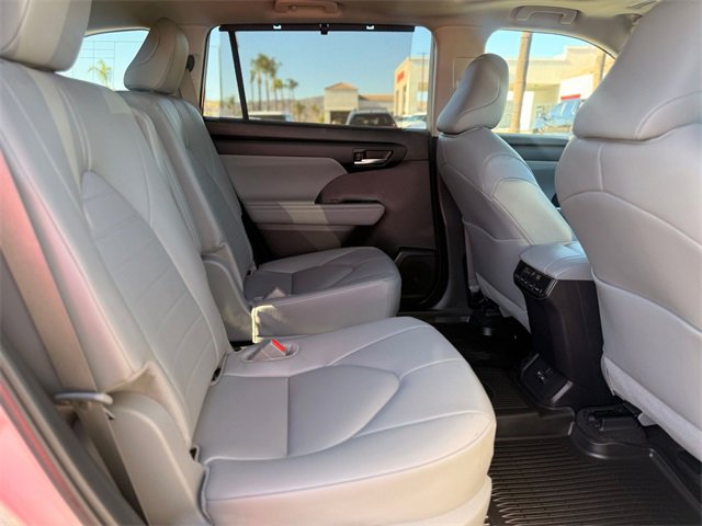 Used 2024 Toyota Highlander XLE image 22