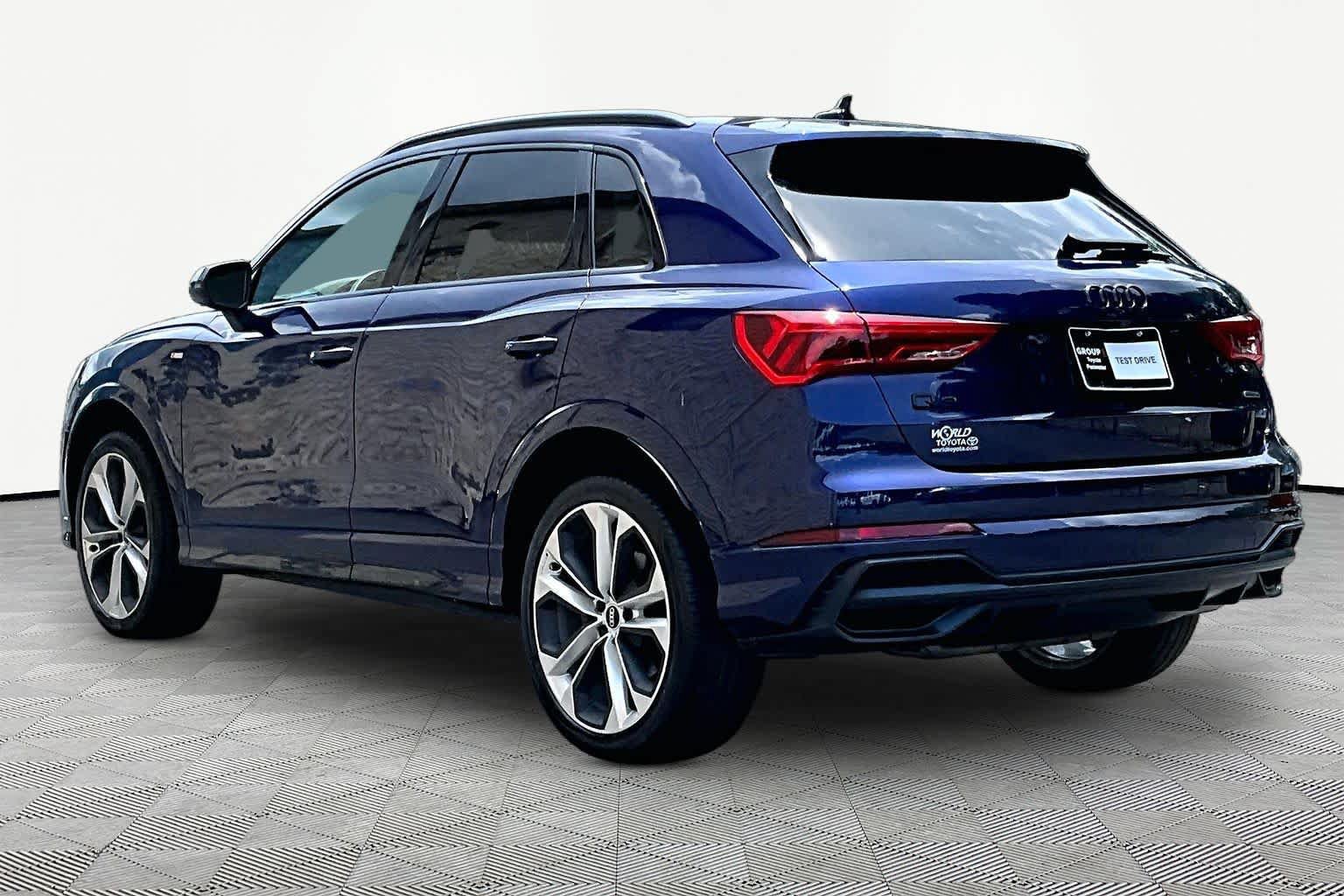 Used 2021 Audi Q3 2.0T Premium w/ 20" Wheel Package AWD/4WD image 12