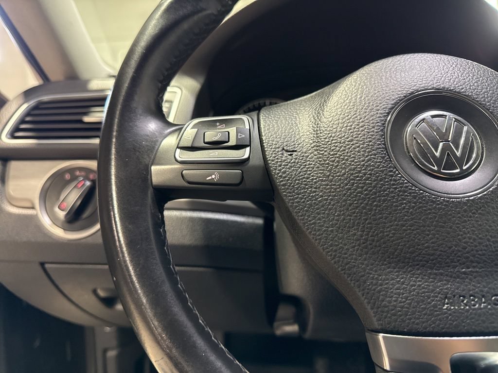 Used 2014 Volkswagen Passat TDI SE FWD image 12