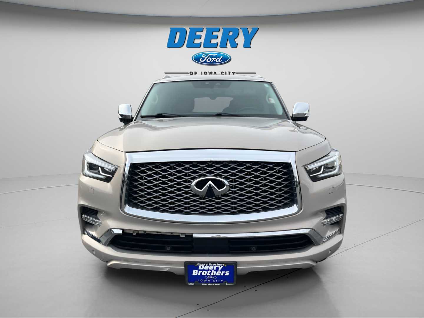 Used 2018 INFINITI QX80 4WD w/ Deluxe Technology Package image 3
