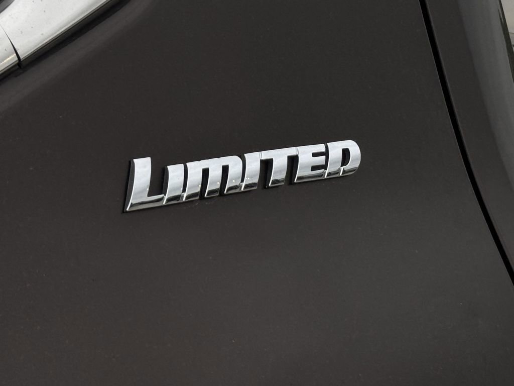 Used 2023 Toyota Tundra Limited w/ Power Package image 10