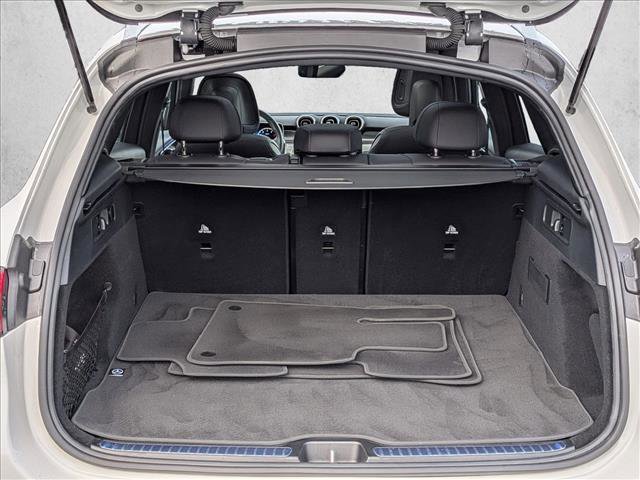 Used 2025 Mercedes-Benz GLC 300 image 6
