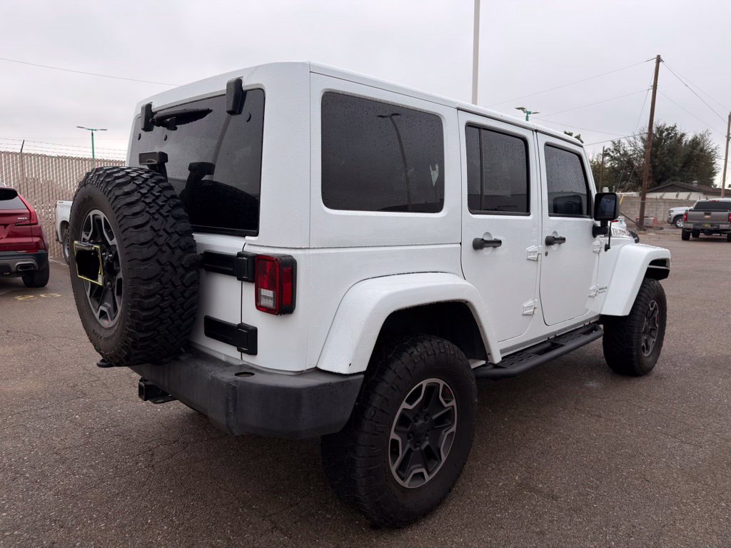 Used 2015 Jeep Wrangler Unlimited Rubicon w/ Connectivity Group AWD/4WD image 3