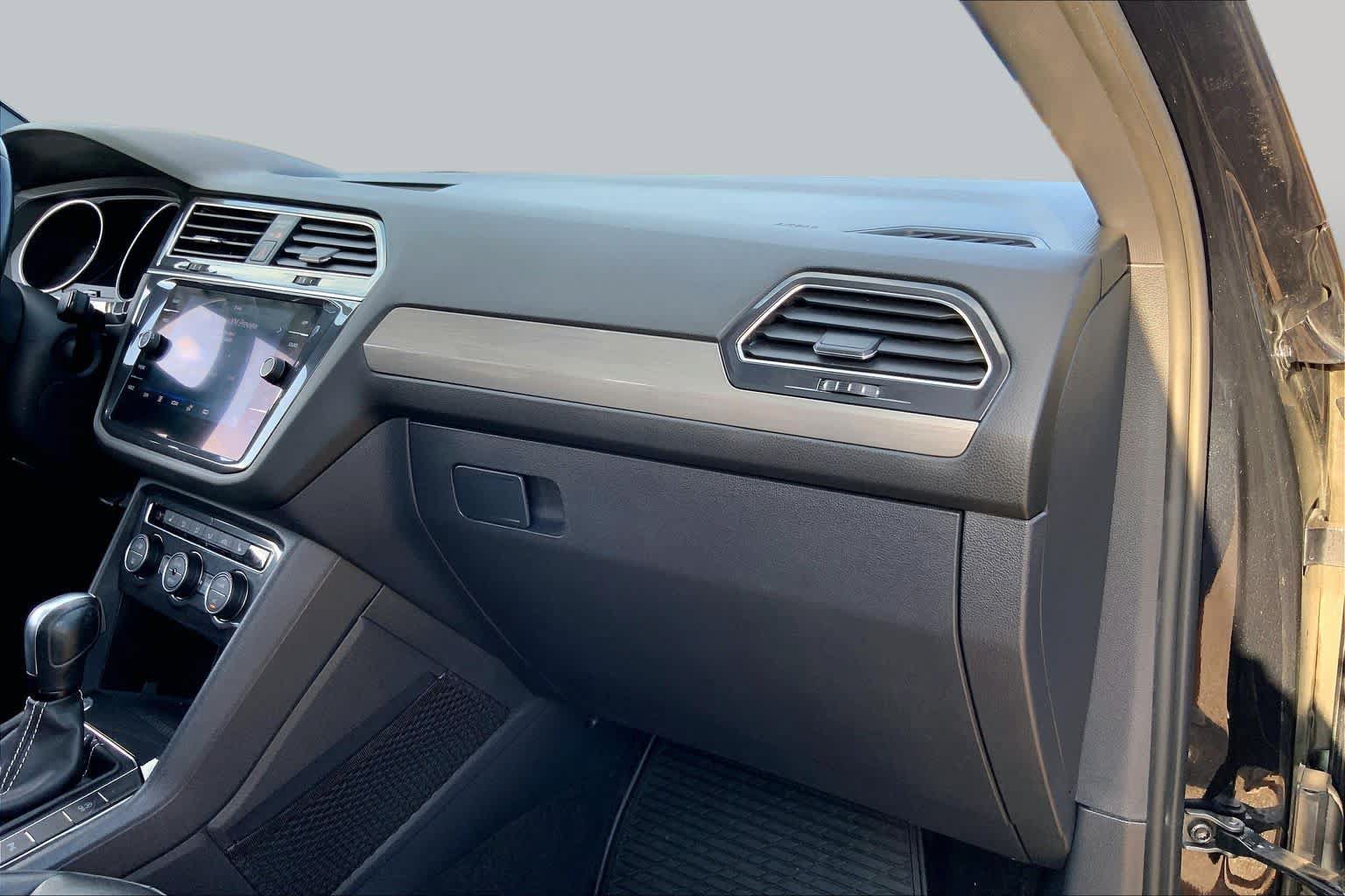 Used 2021 Volkswagen Tiguan SE R-Line FWD image 19