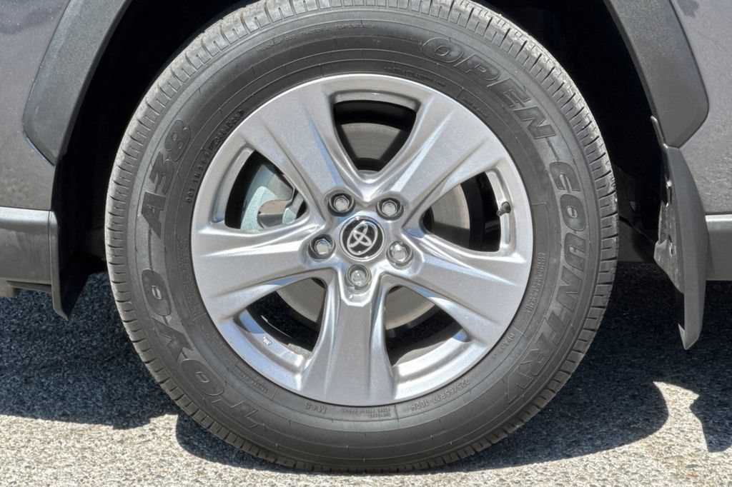 Certified 2025 Toyota RAV4 XLE AWD/4WD image 26