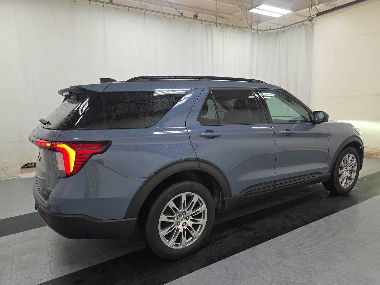 Used 2026 Ford Explorer Active w/ Active Comfort Package AWD/4WD image 5