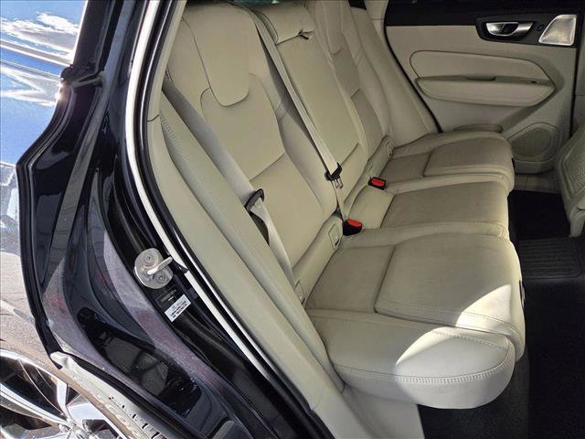 Used 2023 Volvo XC60 T8 Ultimate image 19
