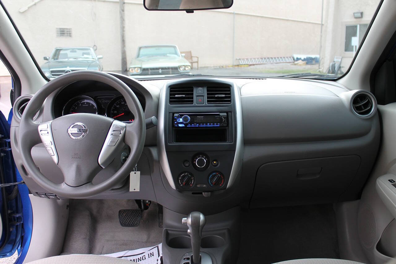 Used 2015 Nissan Versa SV FWD image 29