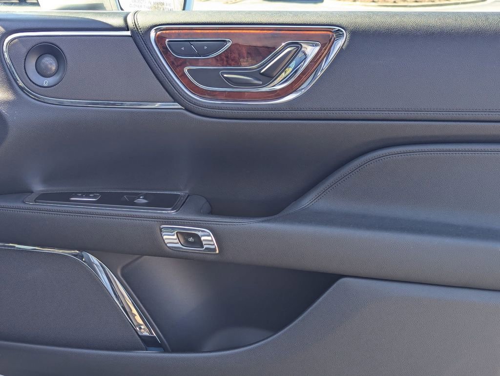 Used 2020 Lincoln Continental AWD w/ Premium Package image 30