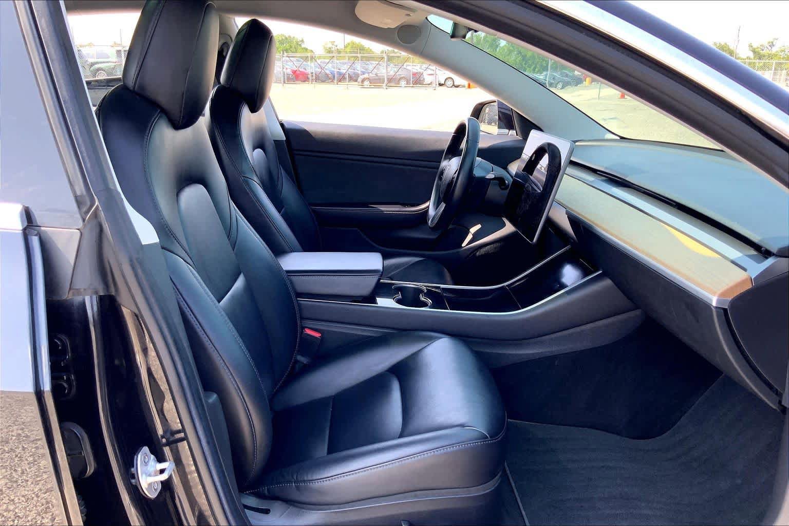 Used 2018 Tesla Model 3 Long Range RWD image 8