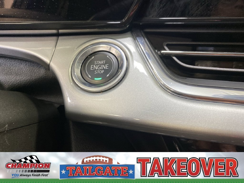 Certified 2025 Chevrolet Trax LT FWD image 22