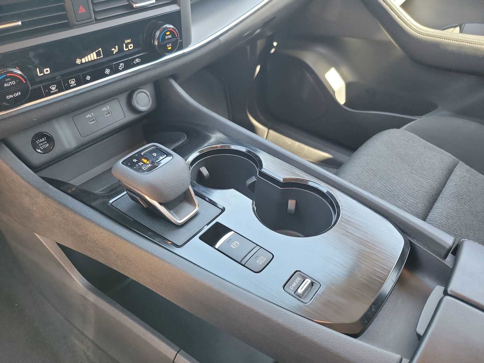 Used 2024 Nissan Rogue SV image 13