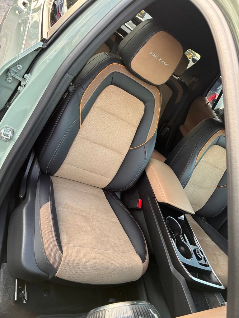Used 2025 Chevrolet Equinox ACTIV w/ Safety and Technology Package AWD/4WD image 20