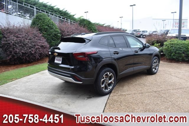 Certified 2025 Chevrolet Trax LT FWD image 10