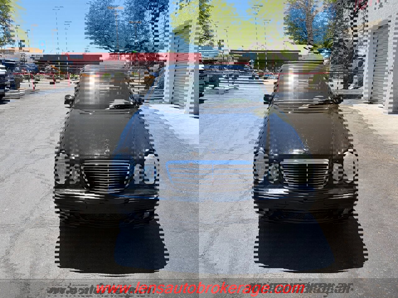 Used 2000 Mercedes-Benz E 320 Sedan image 3