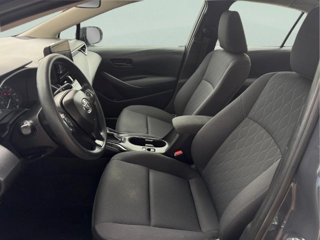 Used 2025 Toyota Corolla LE FWD image 12