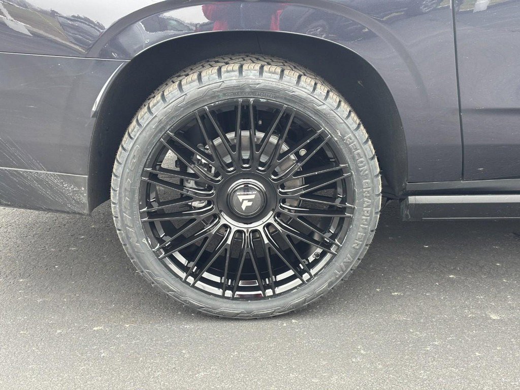 New 2026 GMC Yukon XL AT4 Ultimate w/ LPO, Illumination Package image 5