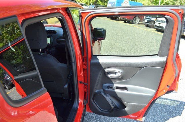 Used 2022 Jeep Renegade Latitude image 34