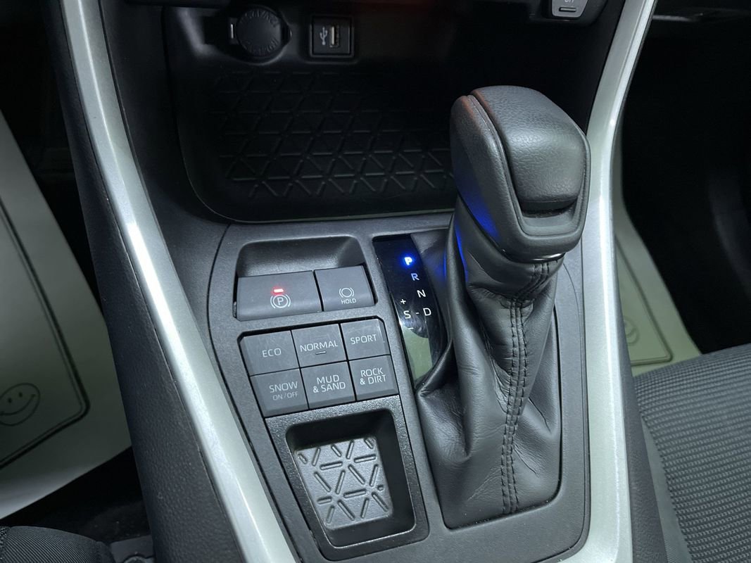Used 2024 Toyota RAV4 LE image 24