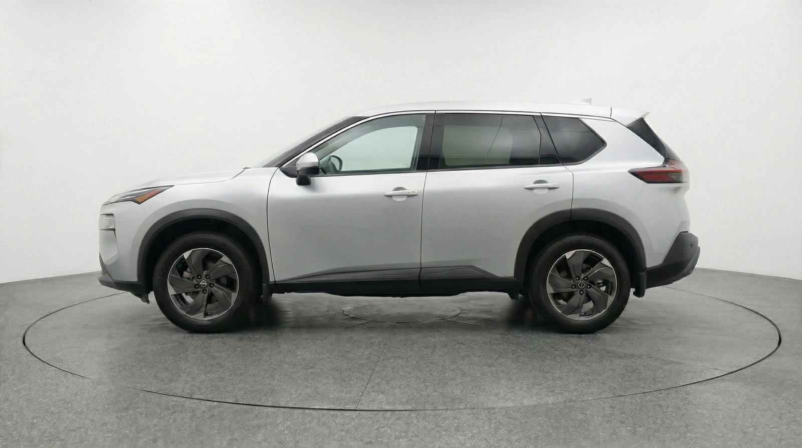 Used 2025 Nissan Rogue SV image 5