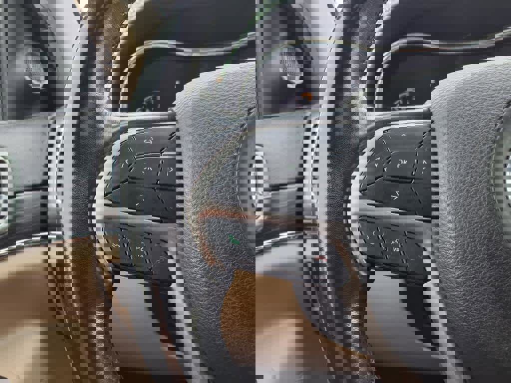 Used 2019 Jeep Grand Cherokee Limited image 22