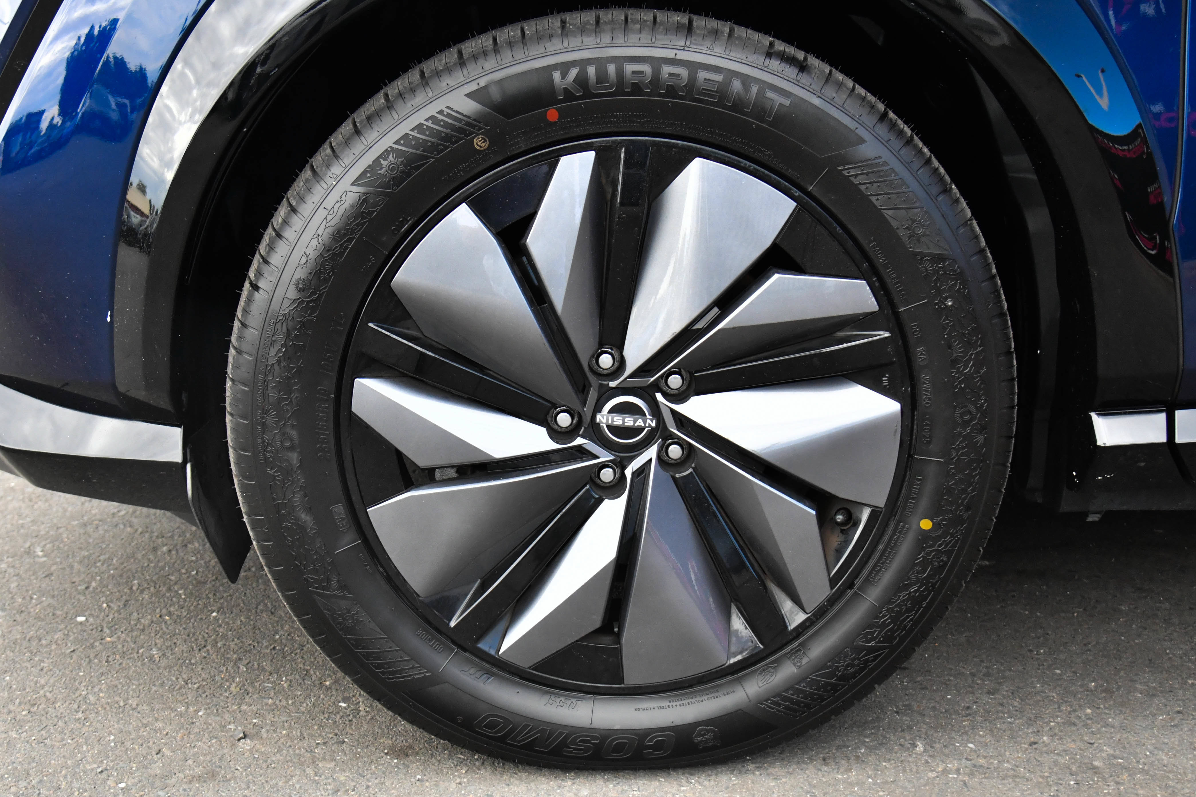 Used 2023 Nissan Ariya FWD image 12