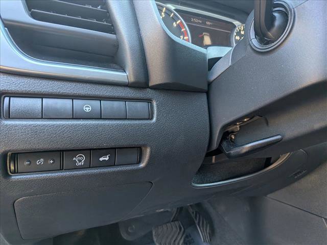 Used 2024 Nissan Rogue SV image 16