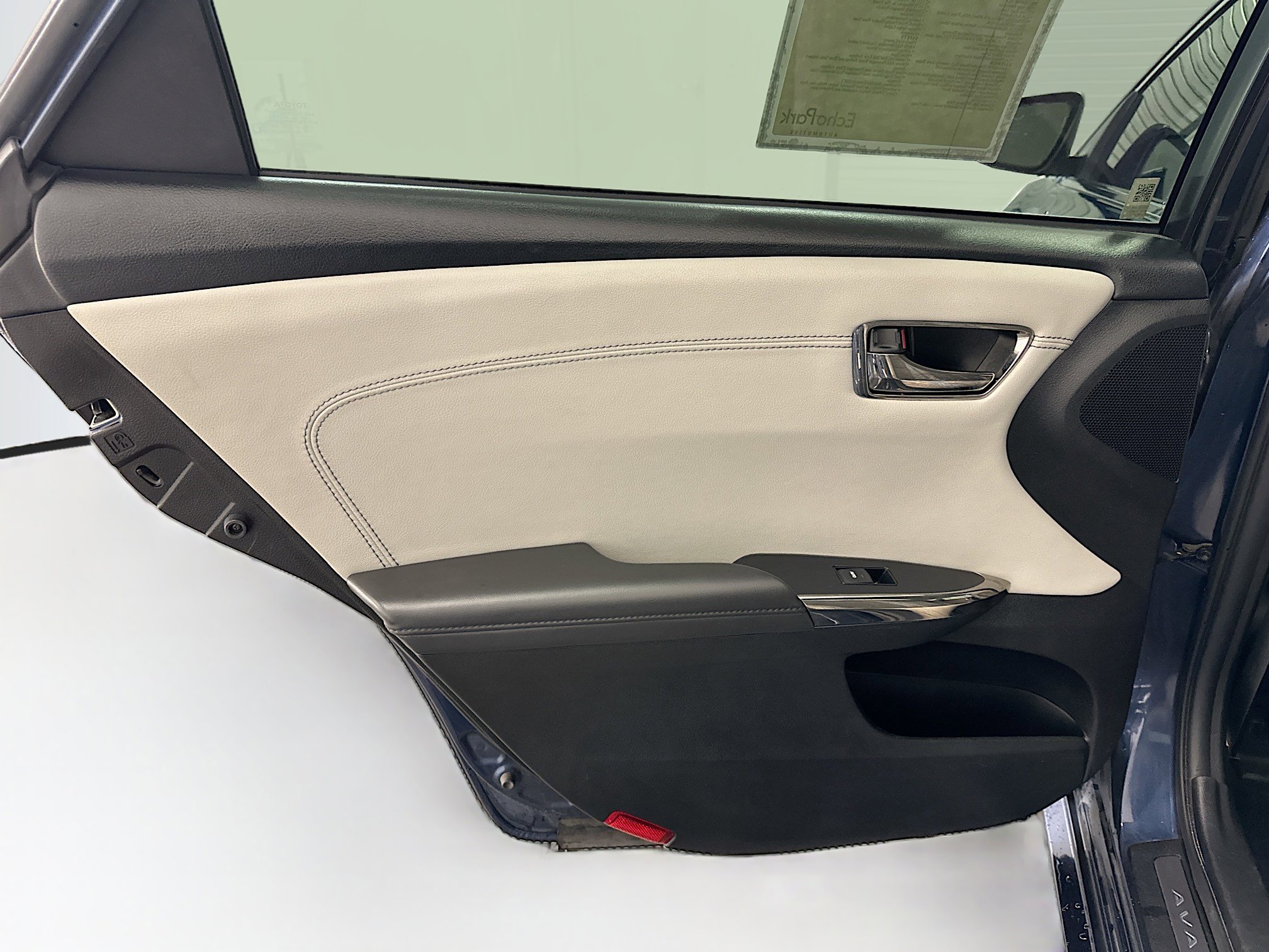 Used 2016 Toyota Avalon Limited image 28