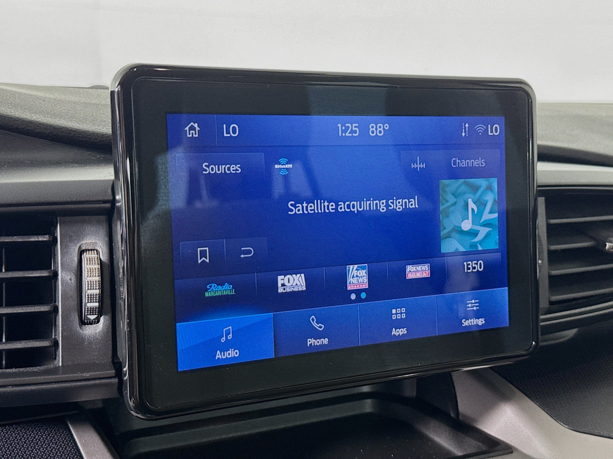 Used 2023 Ford Explorer 2WD image 16
