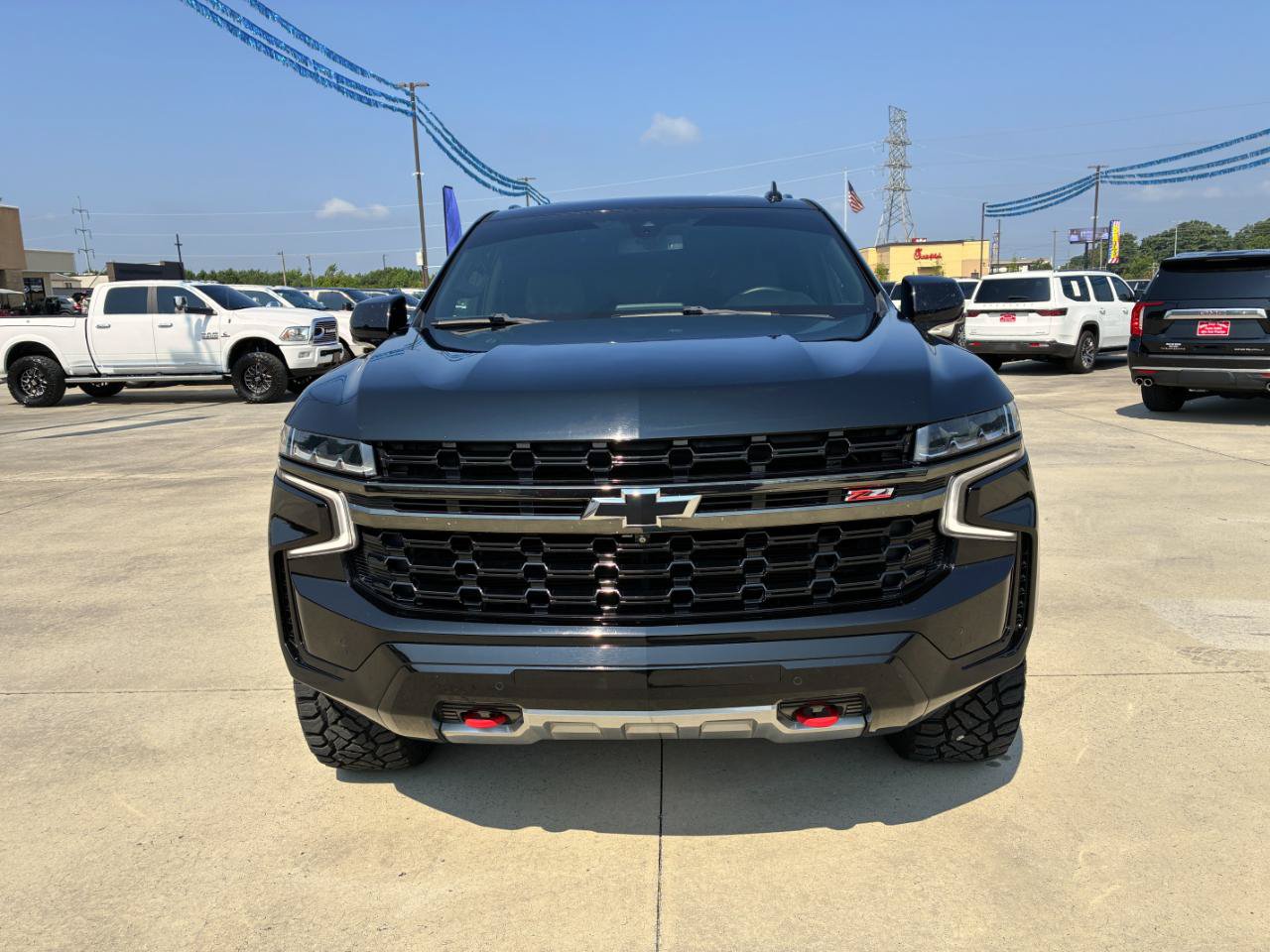 Used 2021 Chevrolet Suburban Z71 w/ Z71 Signature Package AWD/4WD image 3