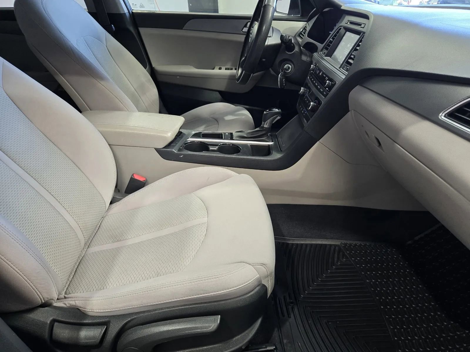 Used 2016 Hyundai Sonata SE FWD image 7