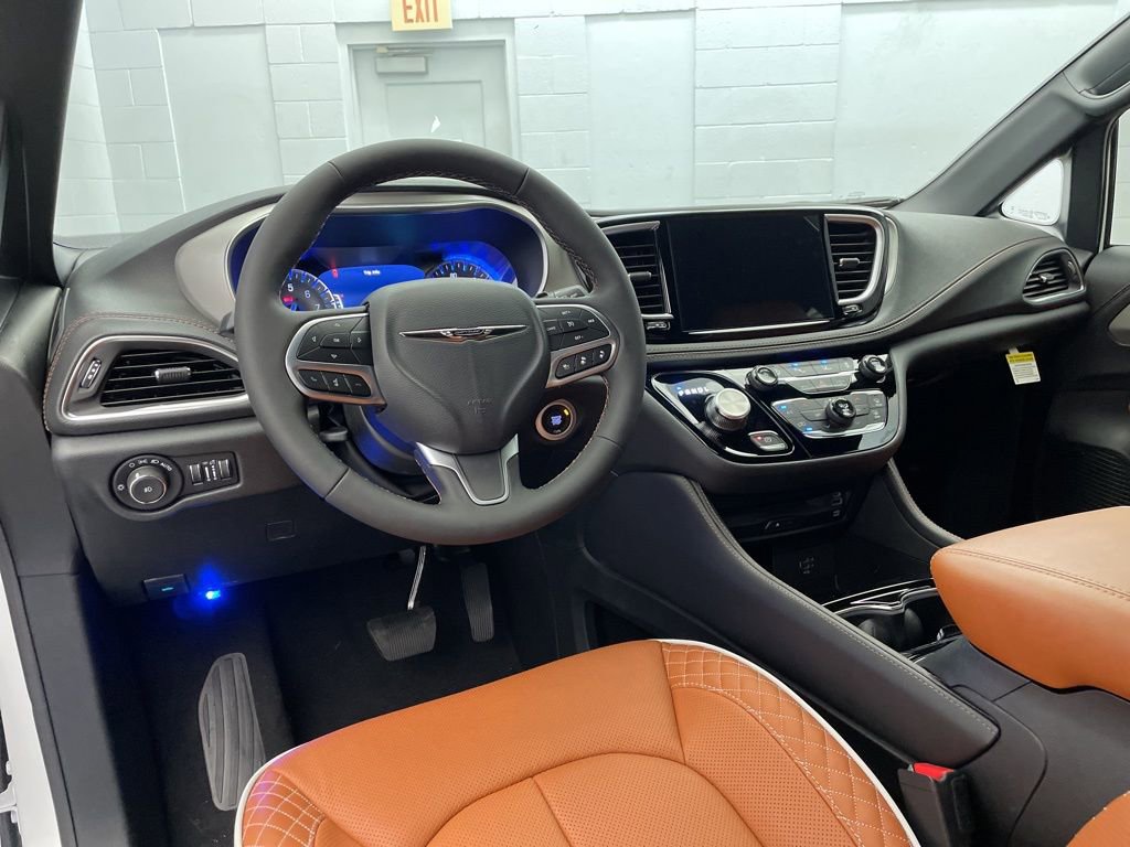 New 2026 Chrysler Pacifica Pinnacle w/ Trailer Tow Group image 9