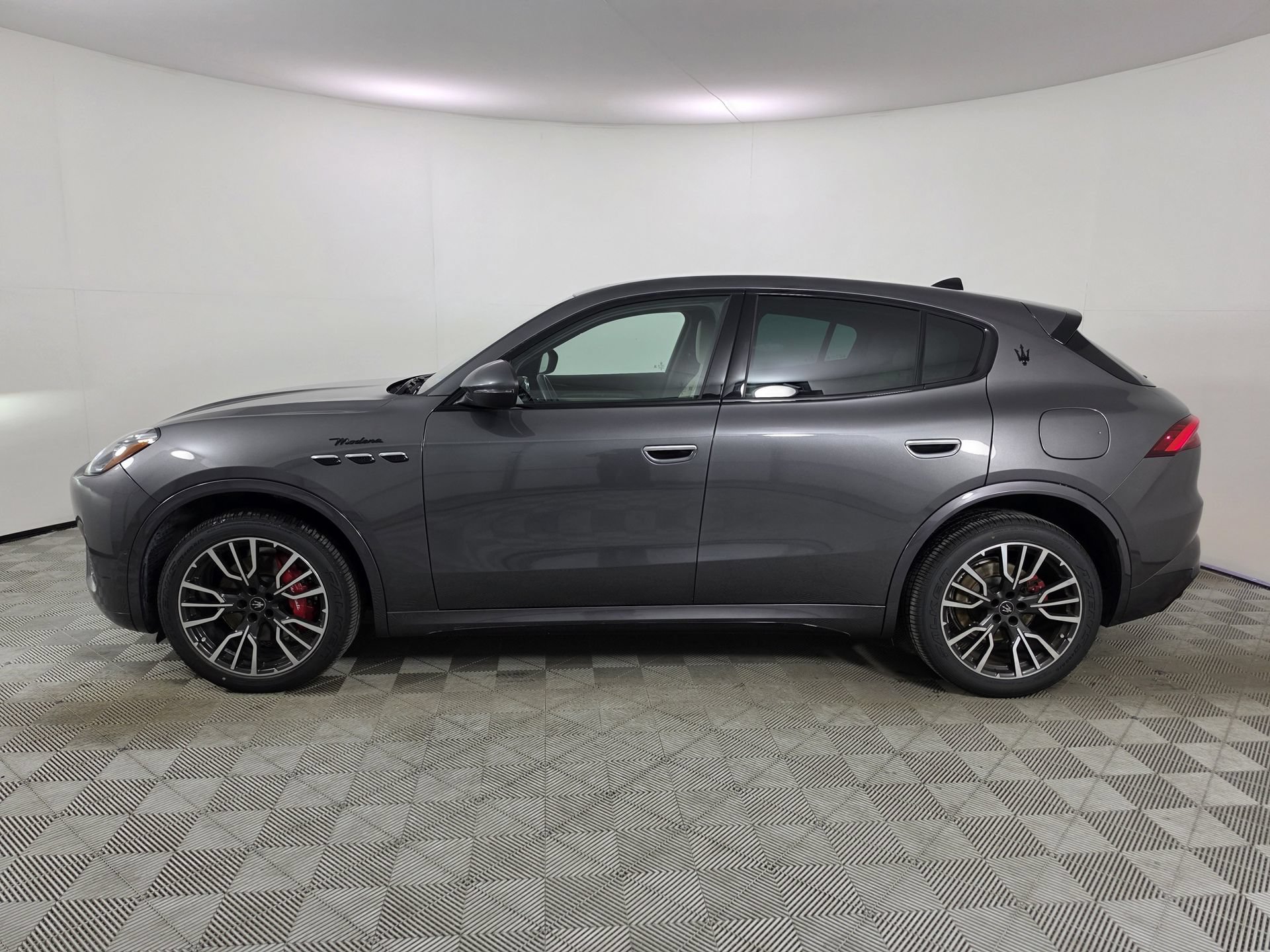 Used 2023 Maserati Grecale Modena AWD/4WD image 36