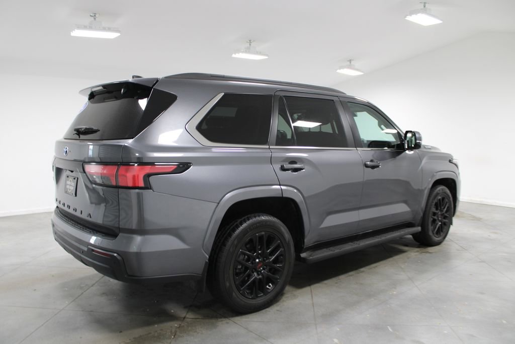 Used 2024 Toyota Sequoia SR5 w/ SR5 Premium Package AWD/4WD image 9