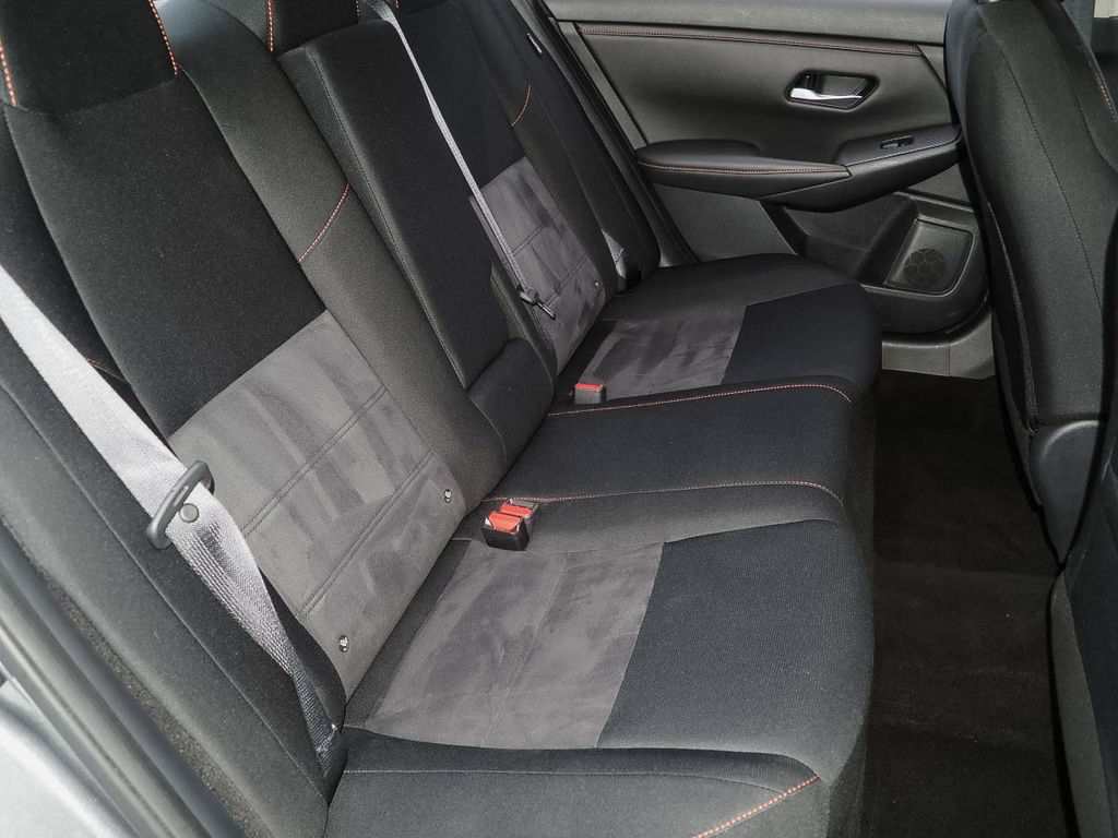 Used 2025 Nissan Sentra SR FWD image 20
