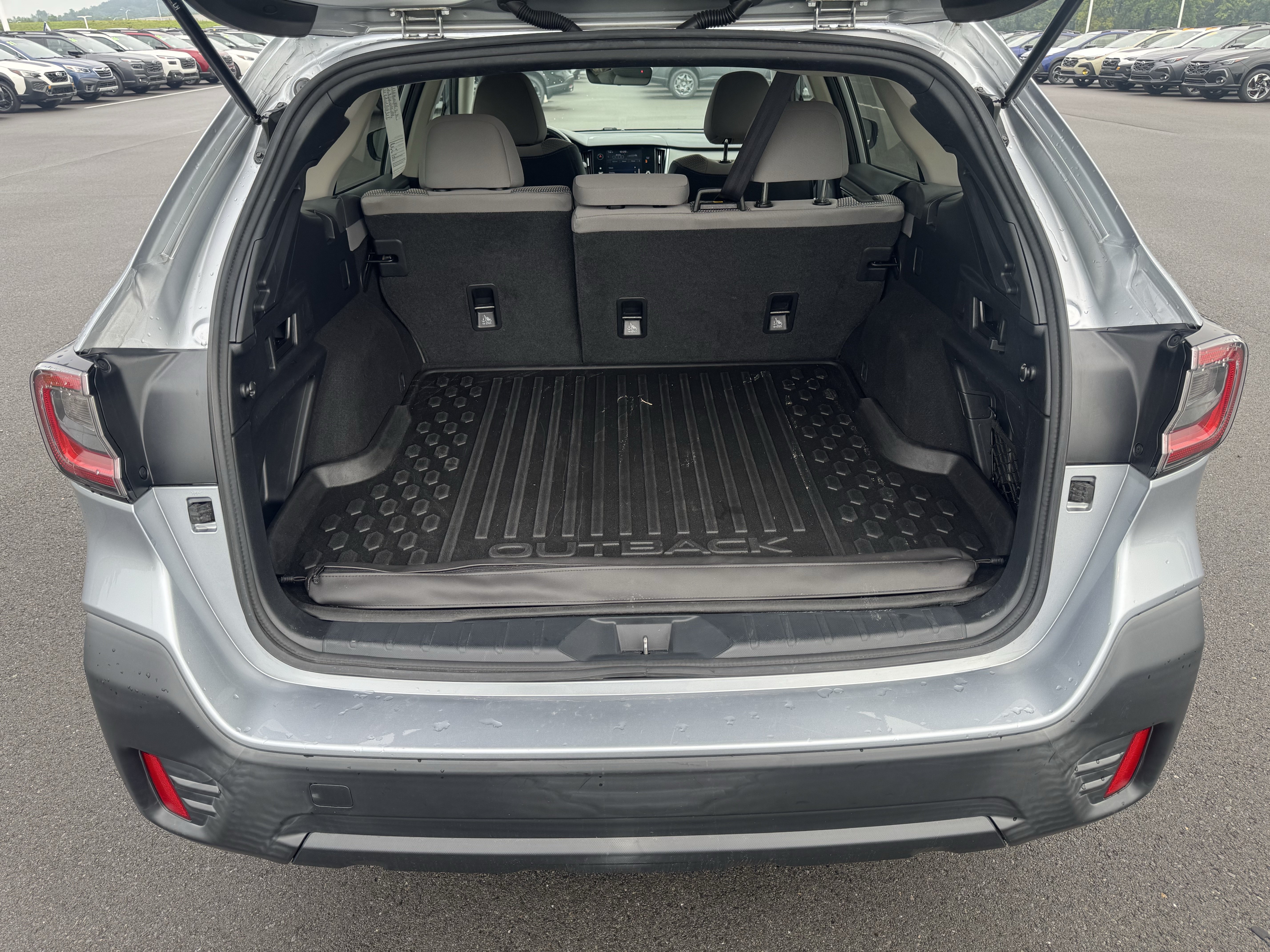 Used 2021 Subaru Outback Premium AWD/4WD image 6