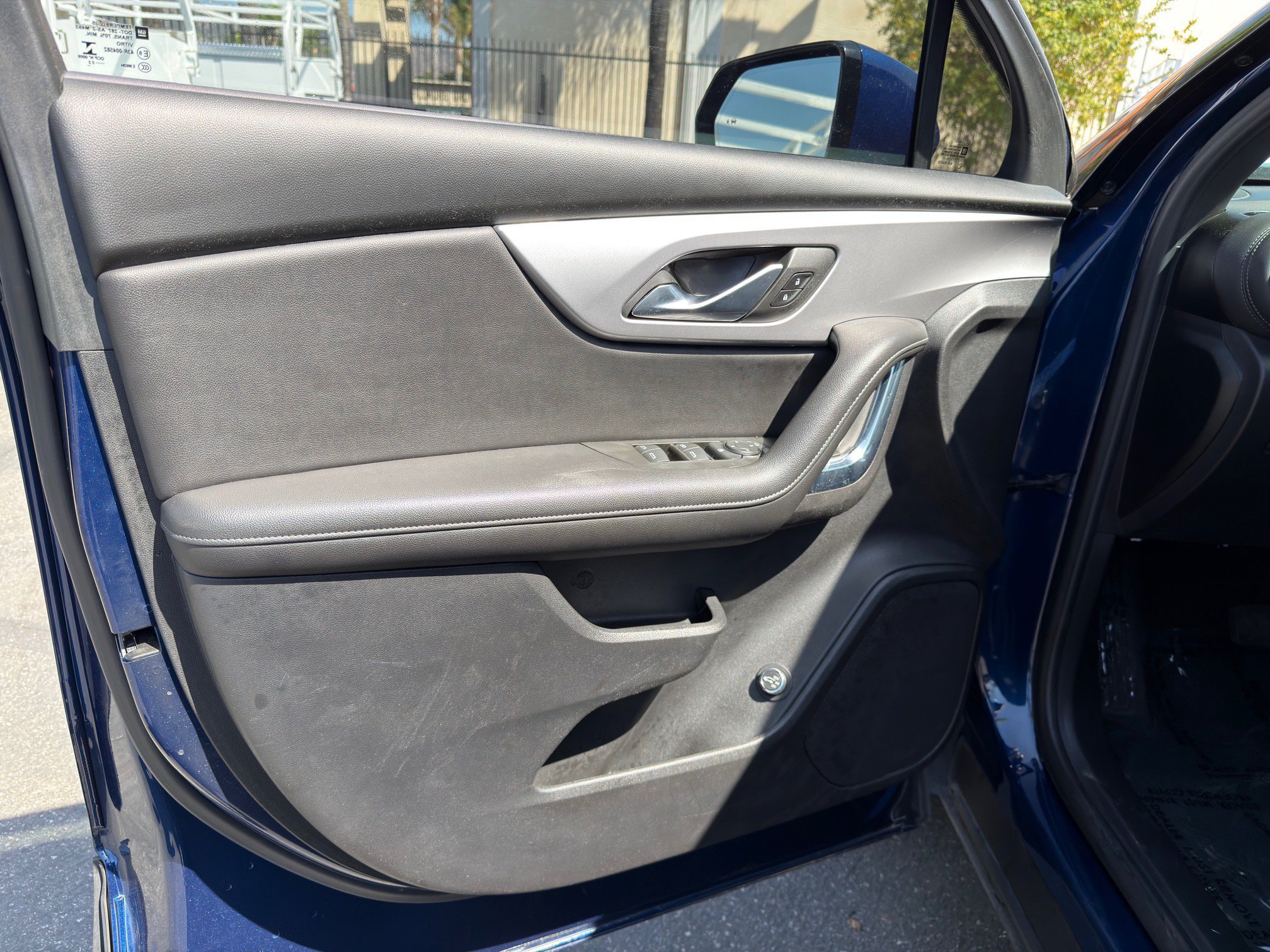 Used 2022 Chevrolet Blazer LT FWD image 24