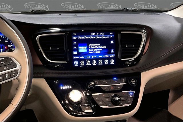 Used 2017 Chrysler Pacifica Limited w/ UConnect Theater Package image 30