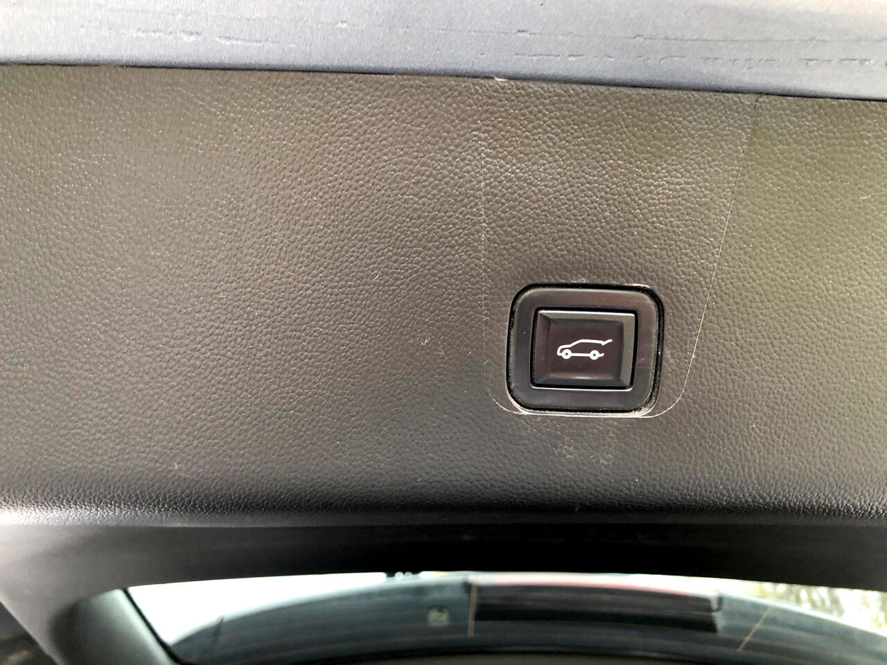 Used 2020 Chevrolet Traverse LT image 31